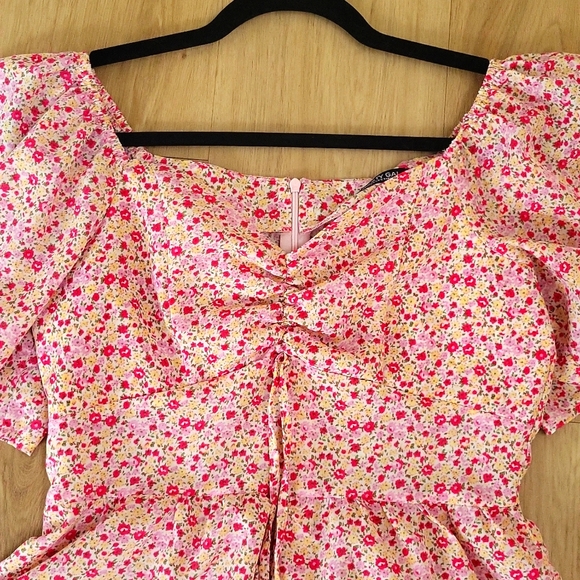 Nastygal floral romper with sweetheart neckline UK 10/ US 6 - Picture 2 of 5